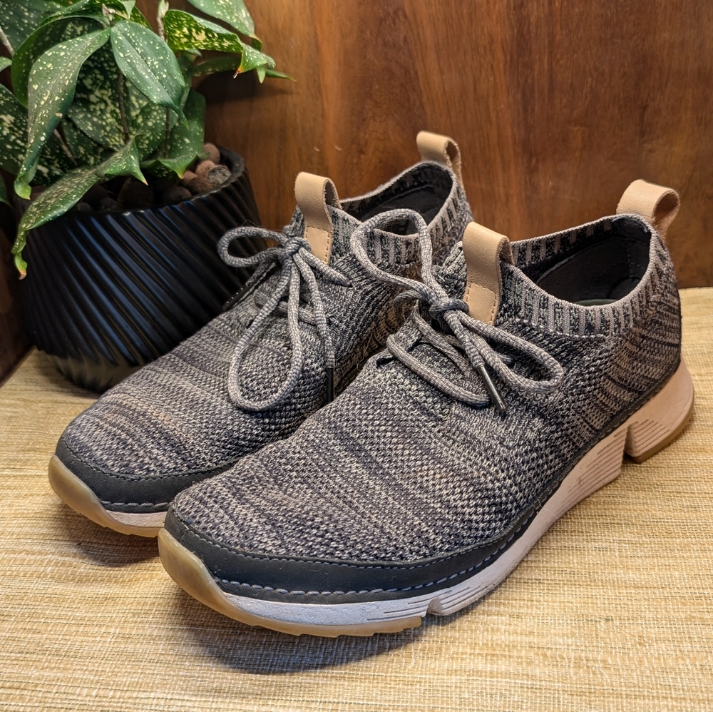 Women's Gray Knit Casual Shoes - Picture 1 of 5